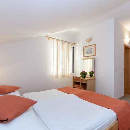 Hotel Epario Lopar Extérieur photo