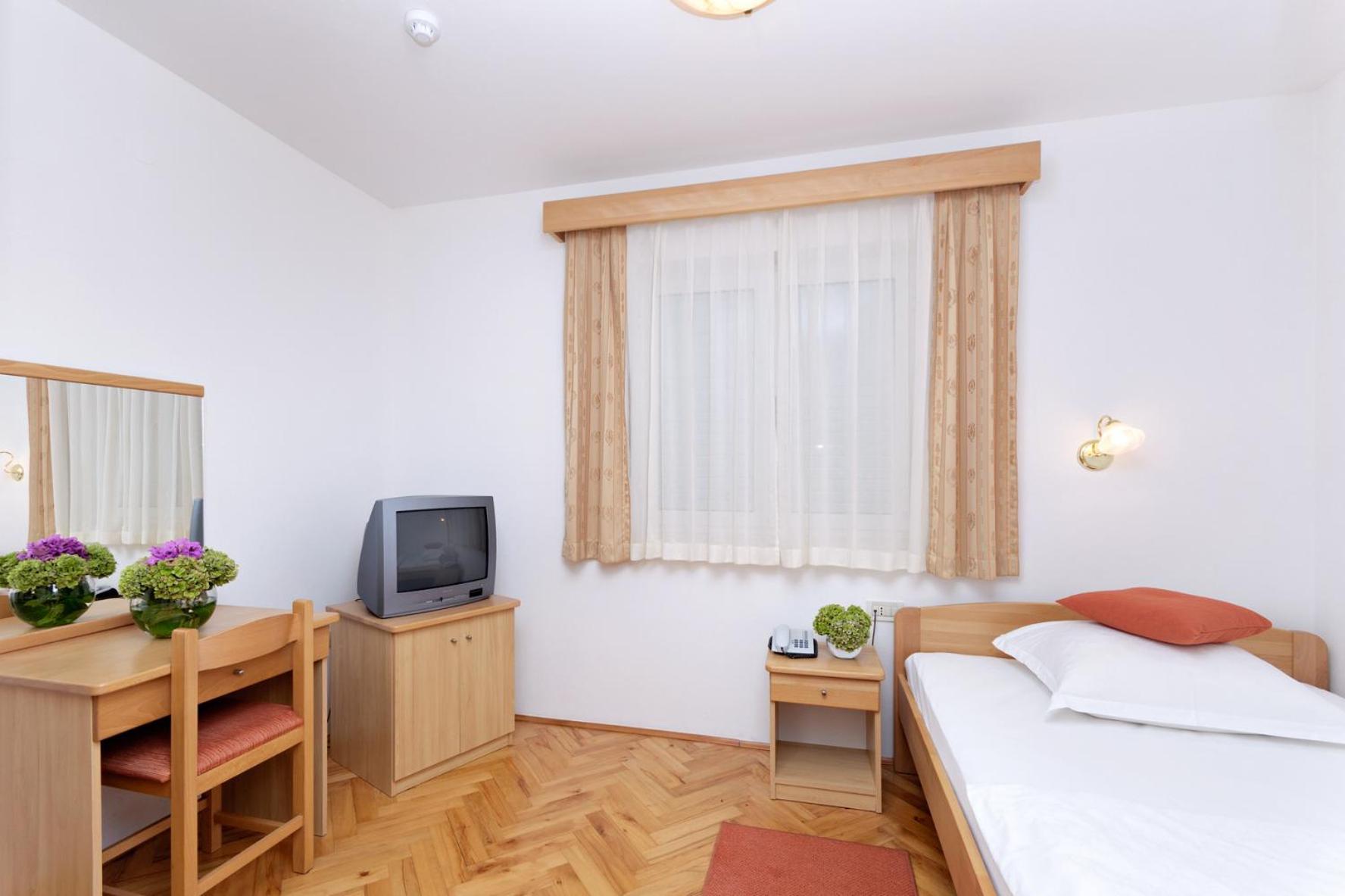 Hotel Epario Lopar Extérieur photo