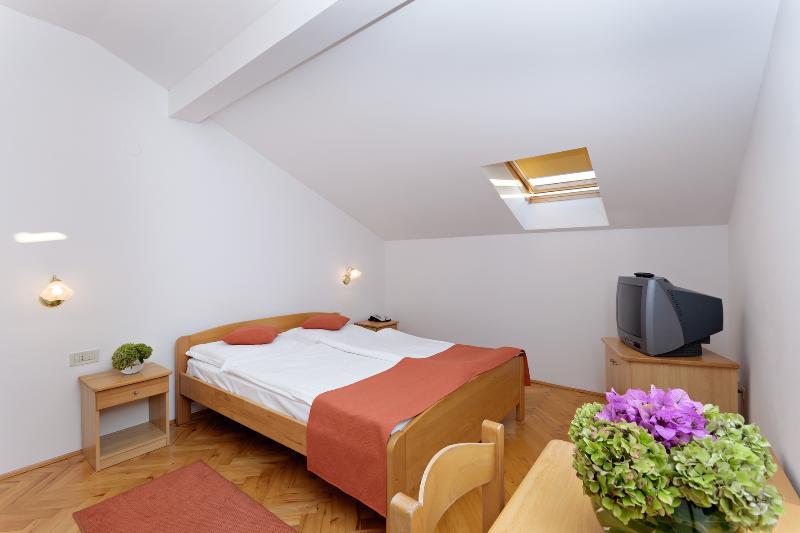 Hotel Epario Lopar Extérieur photo